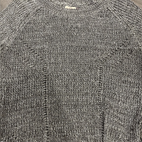 sweater - Picture 3 of 5